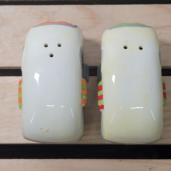 Ceramic Travel Trailers Salt & Pepper Set - Picture 3 of 7